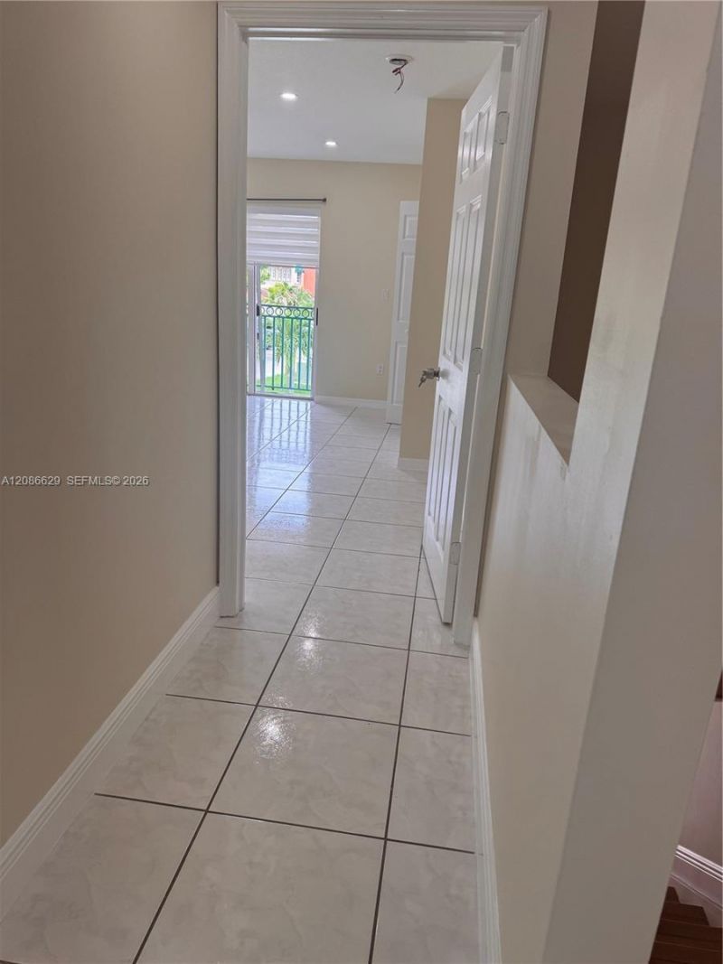 7075 NW 173rd Dr, Unit 1406, Hialeah, FL 33015 Photo