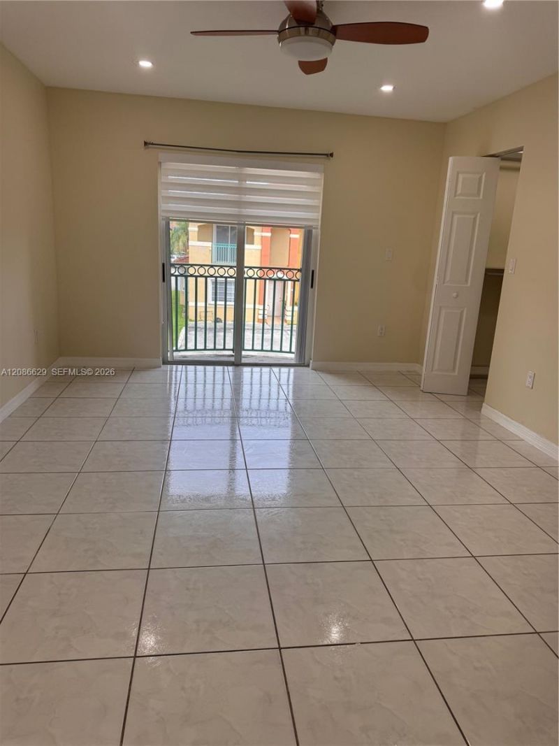 7075 NW 173rd Dr, Unit 1406, Hialeah, FL 33015 Photo