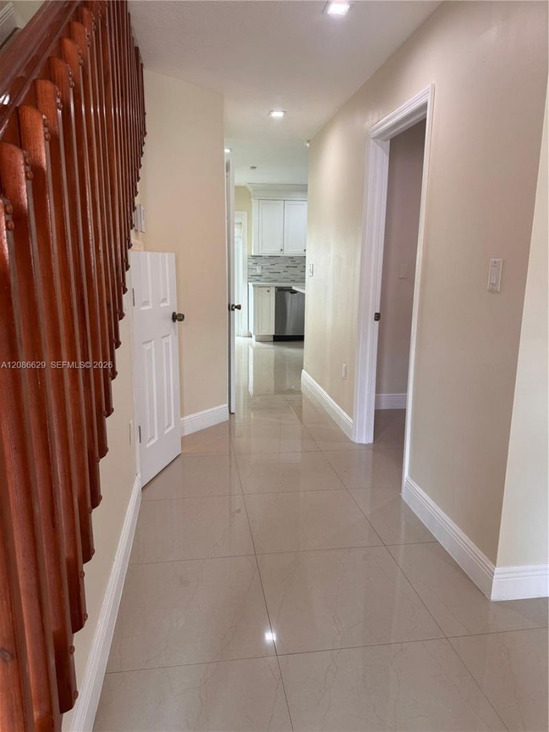 7075 NW 173rd Dr, Unit 1406, Hialeah, FL 33015 Photo