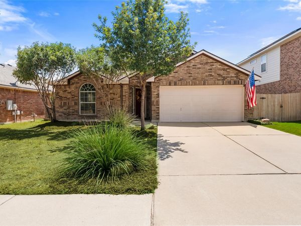 1005 Zeus CIR, Round Rock, TX 78665