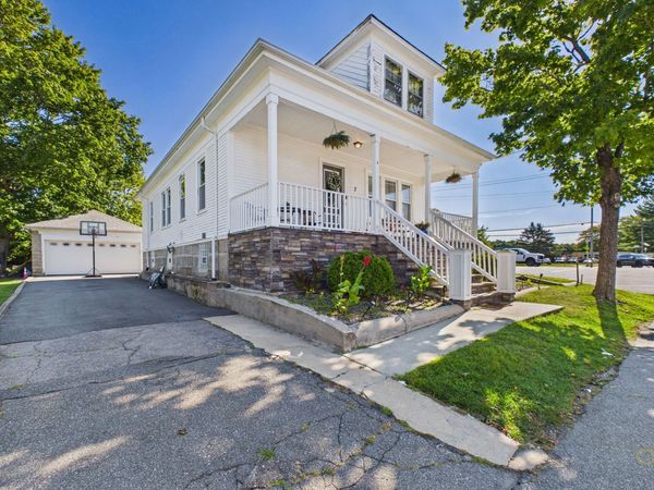 7 Coolidge St, Dartmouth, MA 02748