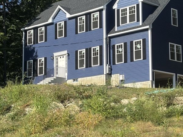 39 Hosmer St, West Boylston, MA 01583