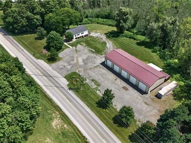 6107 Loomis Rd, Farmington, NY 14425