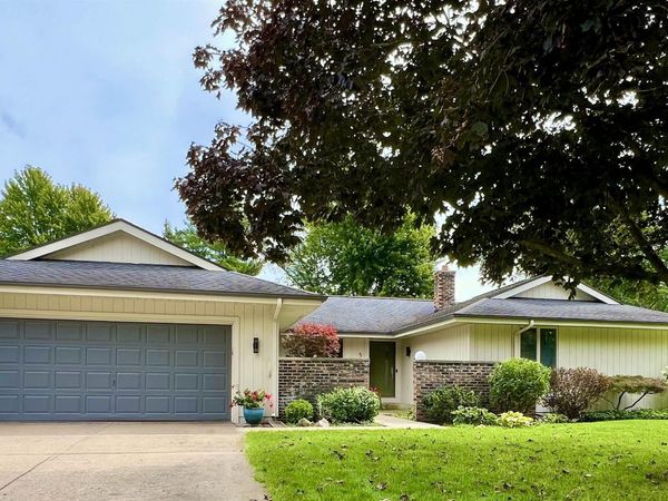 54530 Saddlebrook Crossing, Elkhart, IN 46514