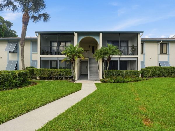 1104 GREEN PINE Boulevard, Unit G1, West Palm Beach, FL 33409