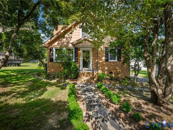 1901 Dinwiddie Avenue , Hopewell, VA 23860