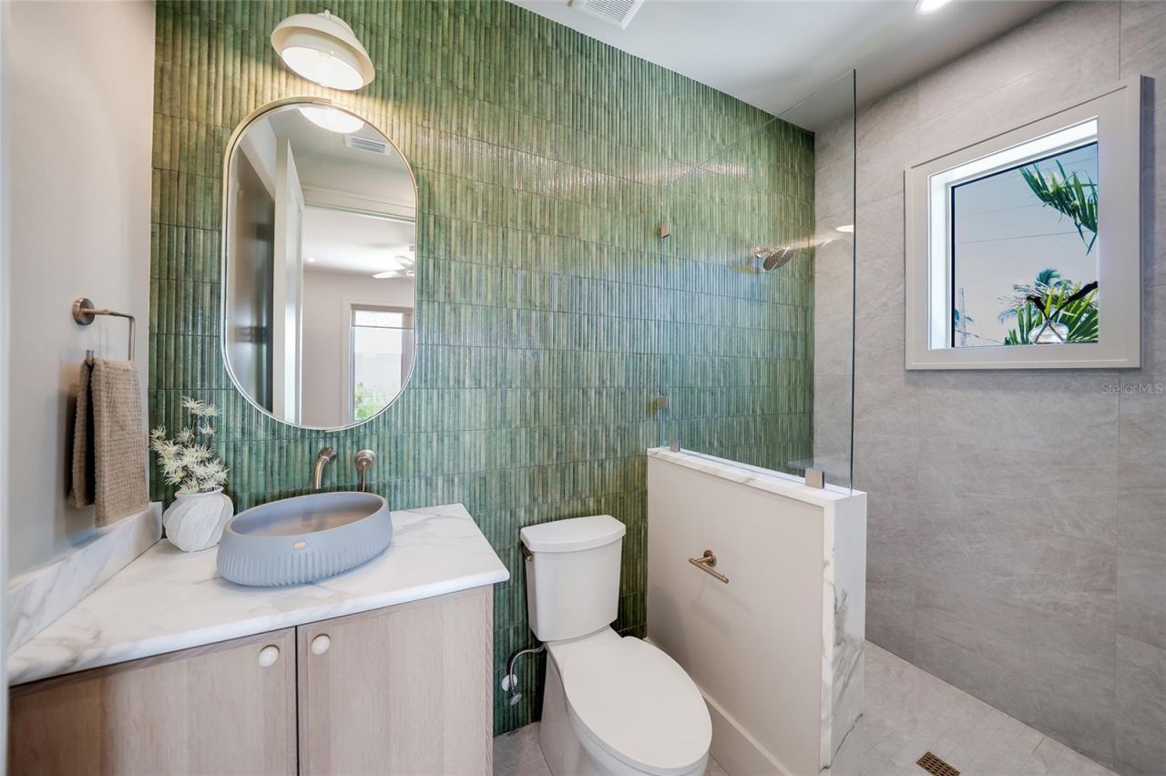 242 Lakeview Drive, Anna Maria, FL 34216 Photo