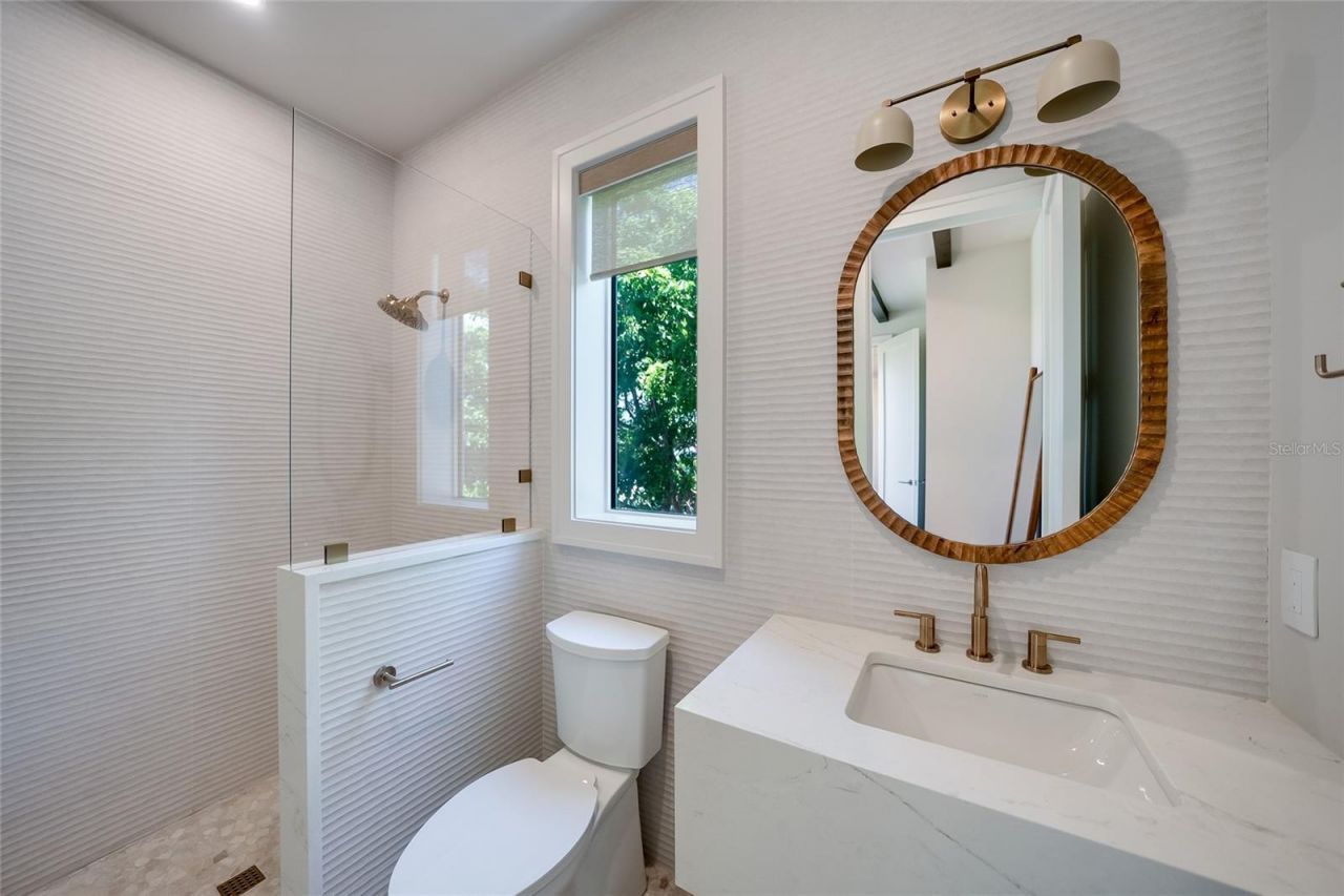 242 Lakeview Drive, Anna Maria, FL 34216 Photo