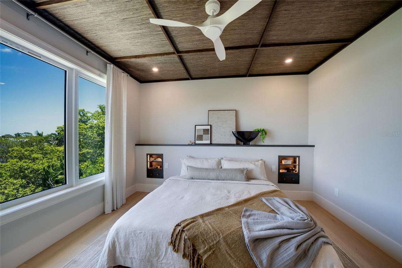 242 Lakeview Drive, Anna Maria, FL 34216 Photo