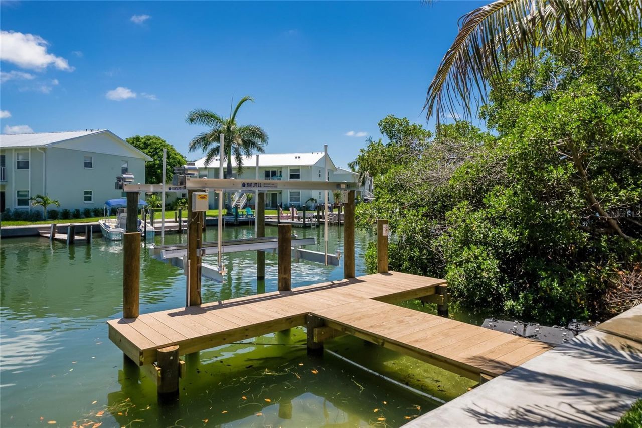 242 Lakeview Drive, Anna Maria, FL 34216 Photo