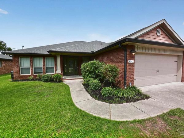 8342 Randall Dr, Navarre, FL 32566
