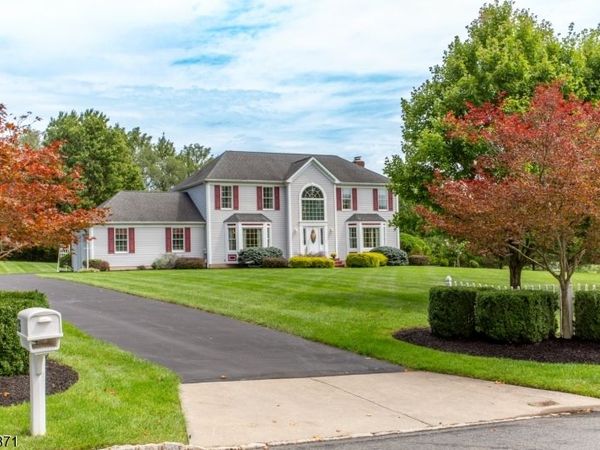 25 Farmhouse Rd, Alexandria, NJ 08848