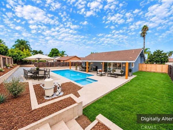10968 Stonehenge Place, Riverside, CA 92503