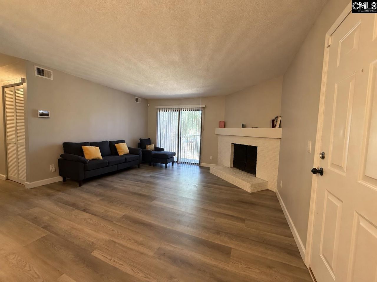 307 Menlo Drive Photo 5
