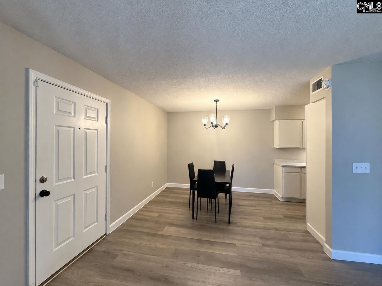 307 Menlo Drive Photo 7