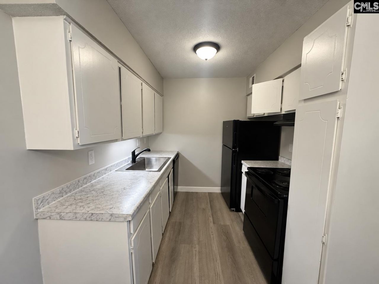 307 Menlo Drive Photo 8