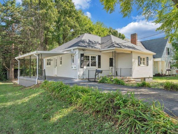 323 Whittaker AVE NE, Roanoke, VA 24012