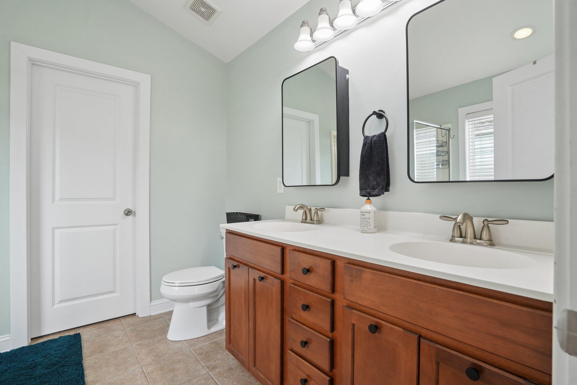7434 Northgate Drive Photo 29