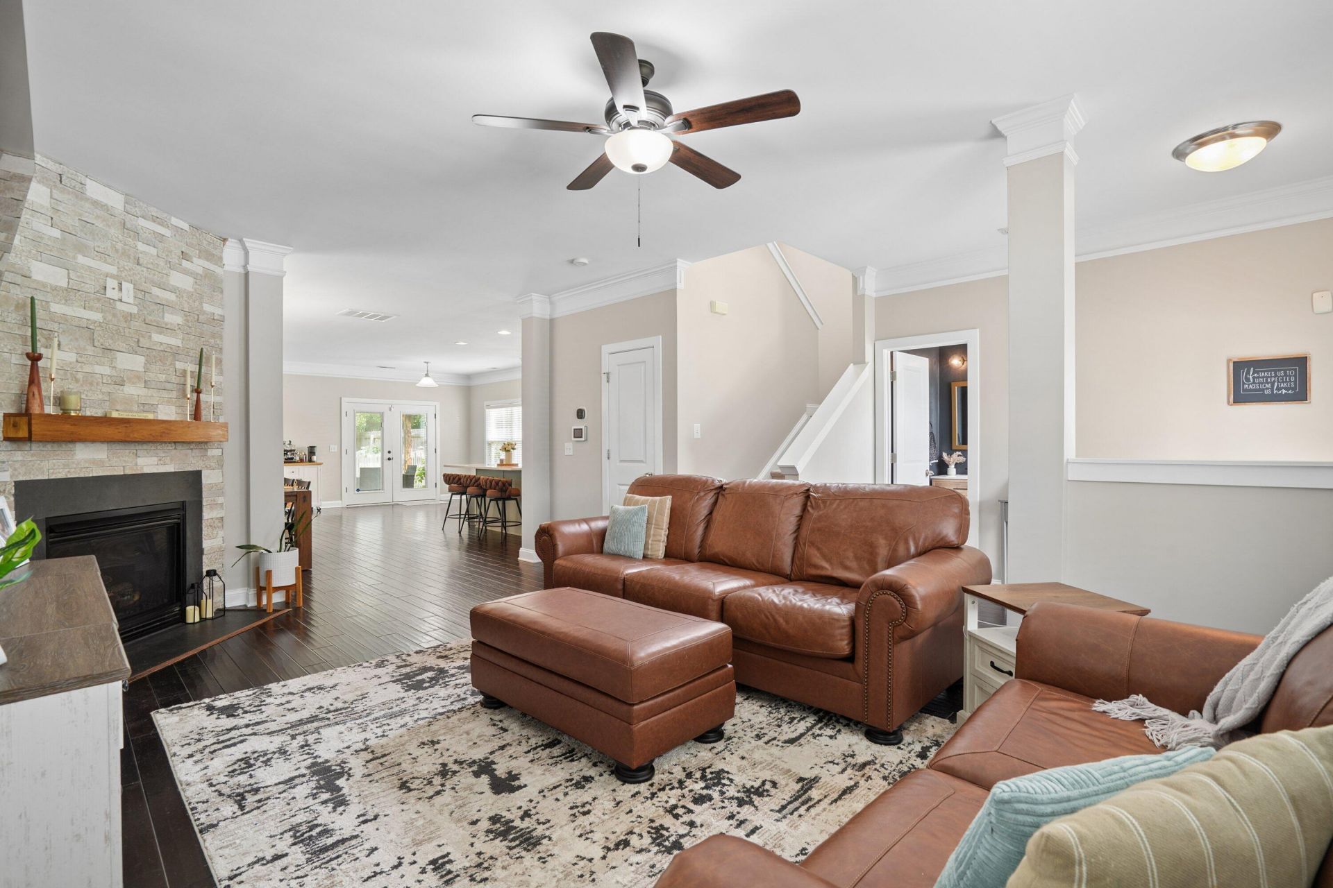 7434 Northgate Drive Photo 8