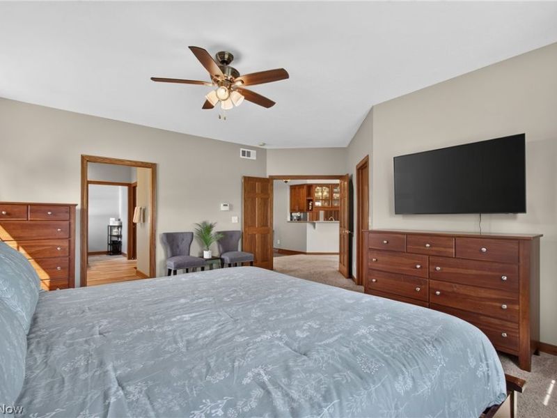 10890 Wolf Avenue NE, Hartville, OH 44632 Photo 11