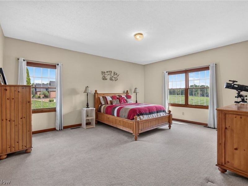 10890 Wolf Avenue NE, Hartville, OH 44632 Photo 12