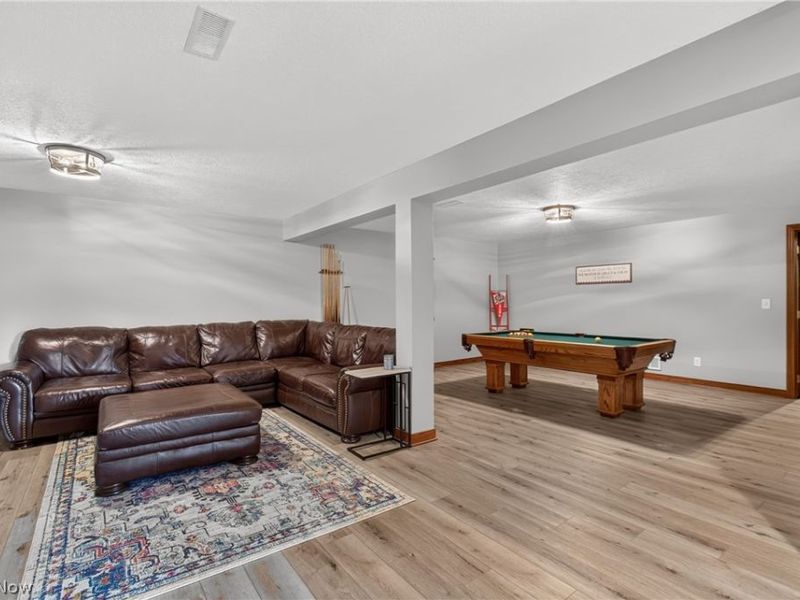 10890 Wolf Avenue NE, Hartville, OH 44632 Photo 15