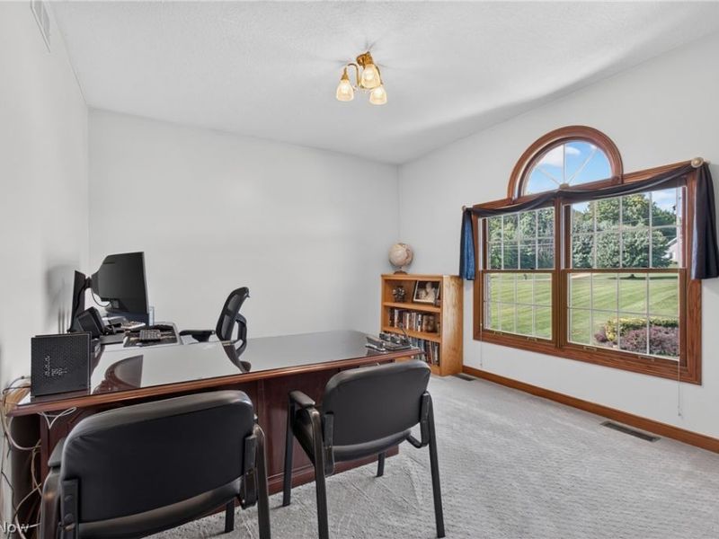 10890 Wolf Avenue NE, Hartville, OH 44632 Photo 5