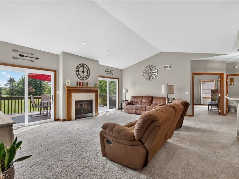 10890 Wolf Avenue NE, Hartville, OH 44632 Photo 7