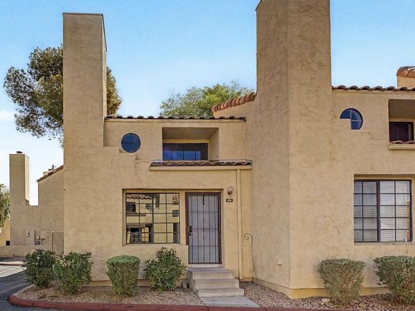 1025 E HIGHLAND Avenue, Unit 32, Phoenix, AZ 85014