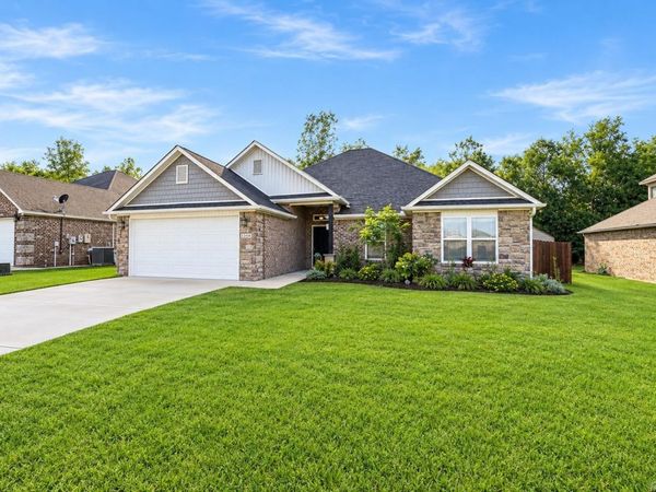 3015 Gladstone Drive, Conway, AR 72032
