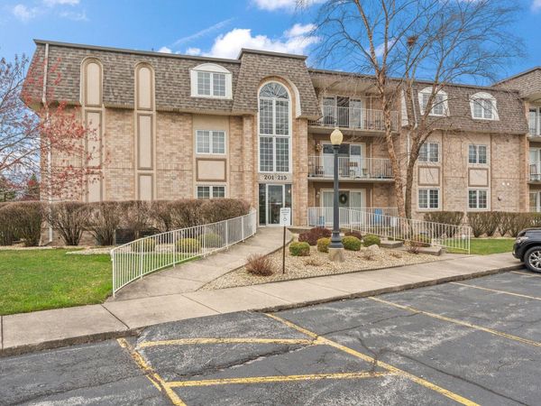 212 Swan Drive, Unit 3c, Dyer, IN 46311