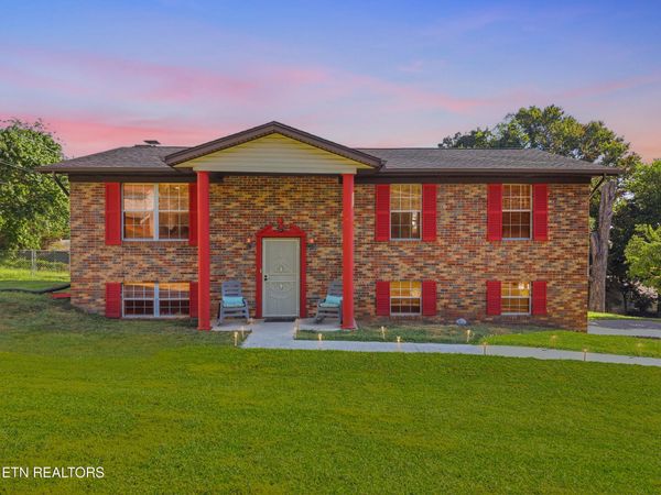 8420 Grane Lefe St, Knoxville, TN 37938