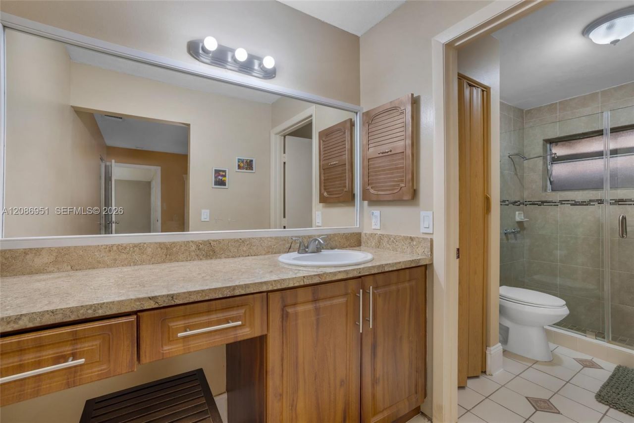 6746 NW 199th St, Hialeah, FL 33015 Photo