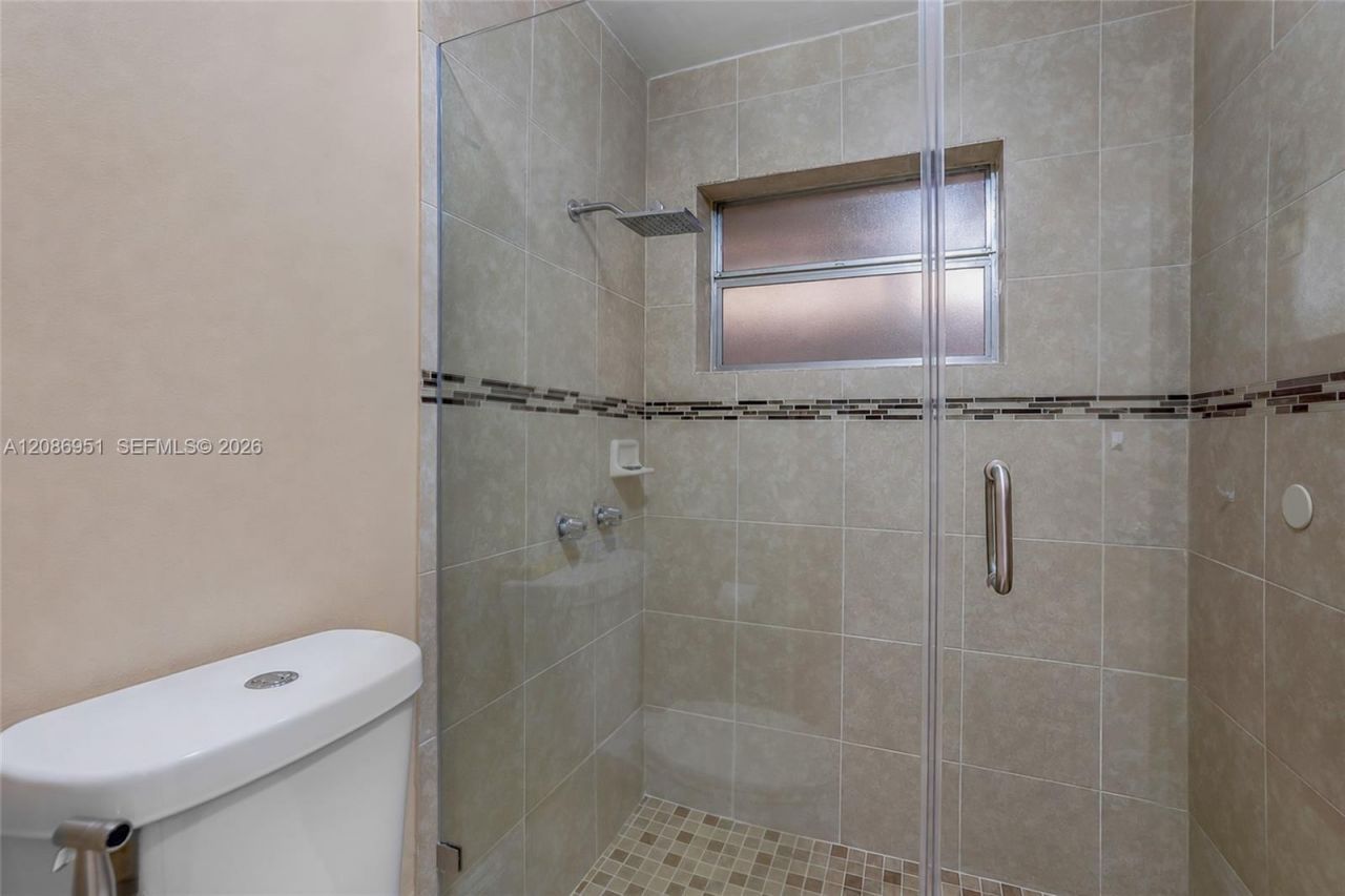 6746 NW 199th St, Hialeah, FL 33015 Photo