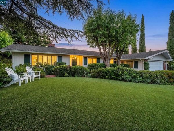 26 Ravenhill Ln, Moraga, CA 94556