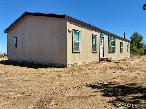 2022 Smoketree Road, Pinon Hills, CA 92372