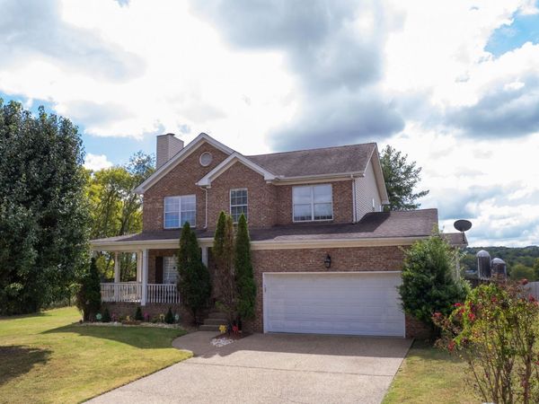 102 Braxton Park Ln, Goodlettsville, TN 37072