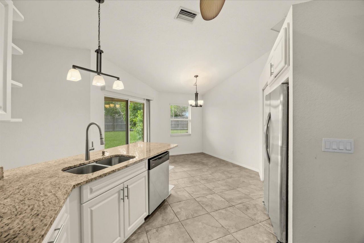 5835 W Dooley Circle, Port Saint Lucie, FL 34986 Photo