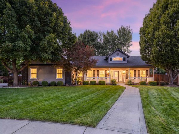 1560 W Yellowstone Ct, Eagle, ID 83616