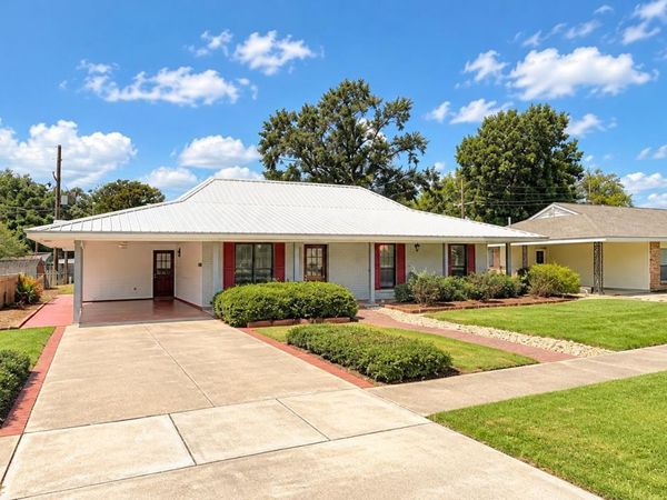 1967 Potwin Dr, Saint George, LA 70810