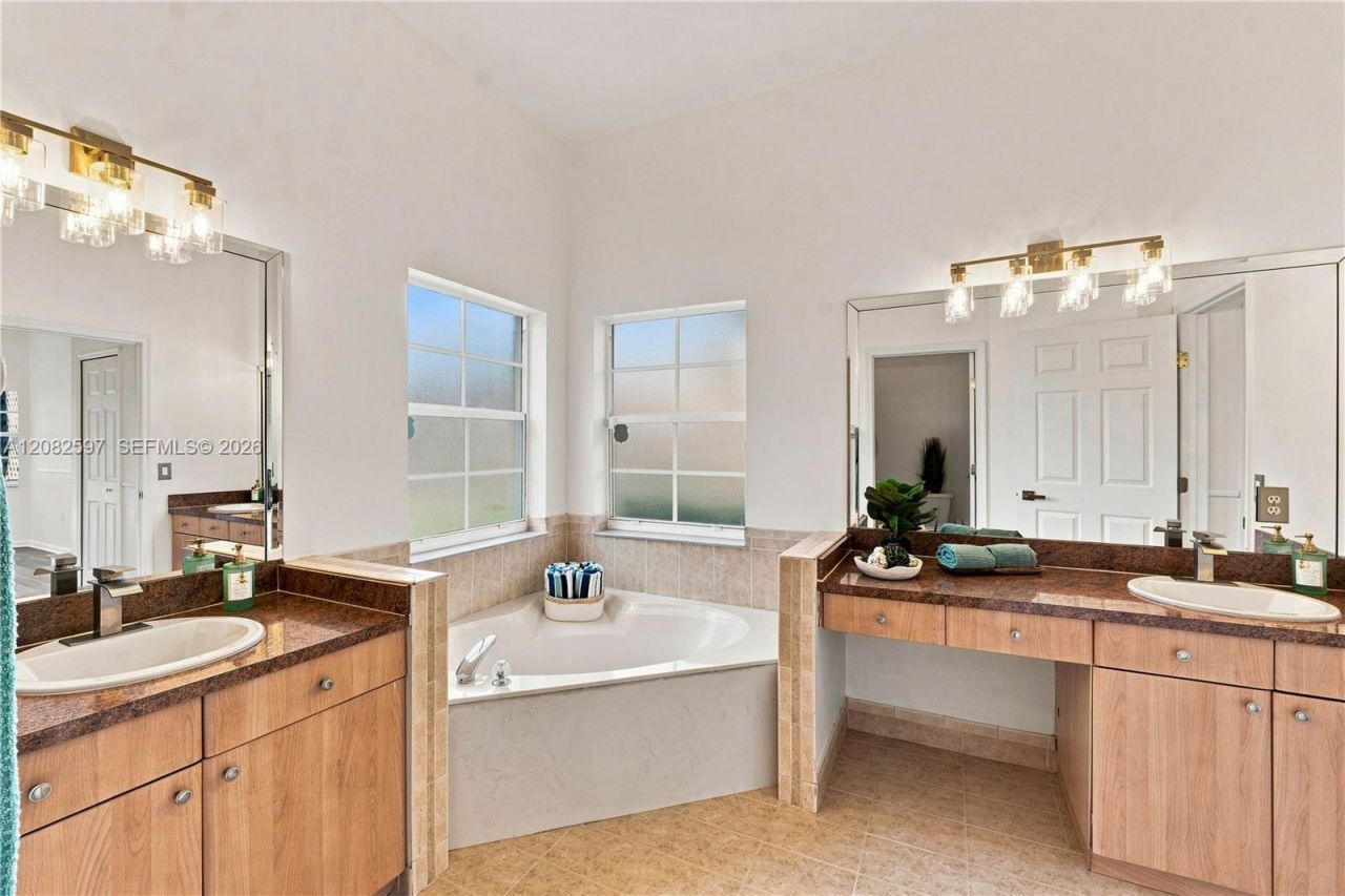 12103 NW 47th Mnr, Coral Springs, FL 33076 Photo