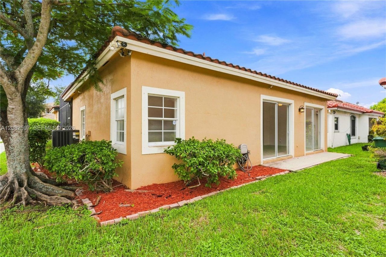 12103 NW 47th Mnr, Coral Springs, FL 33076 Photo