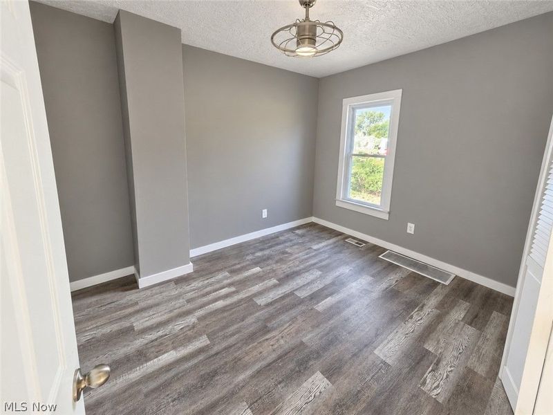 1318 W 20th Street, Lorain, OH 44052 Photo 9