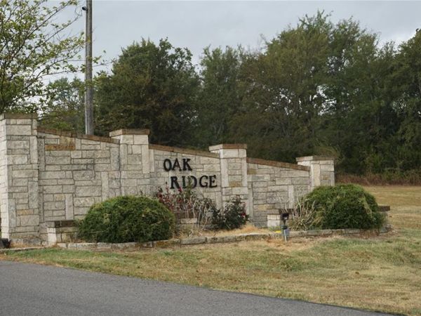 1935 Live Oak Drive, Kingston, OK 73439