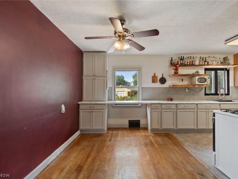 4244 Laffer Square, Sandyville, OH 44671 Photo 8