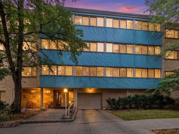 737 Ridge Avenue, Unit 2H, Evanston, IL 60202