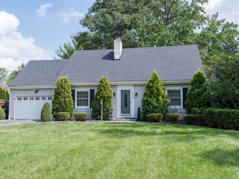 2568 Westmont Boulevard, Upper Arlington, OH 43221 Photo 1