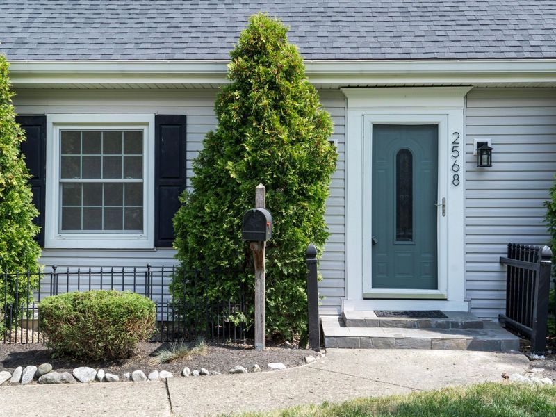 2568 Westmont Boulevard, Upper Arlington, OH 43221 Photo 3