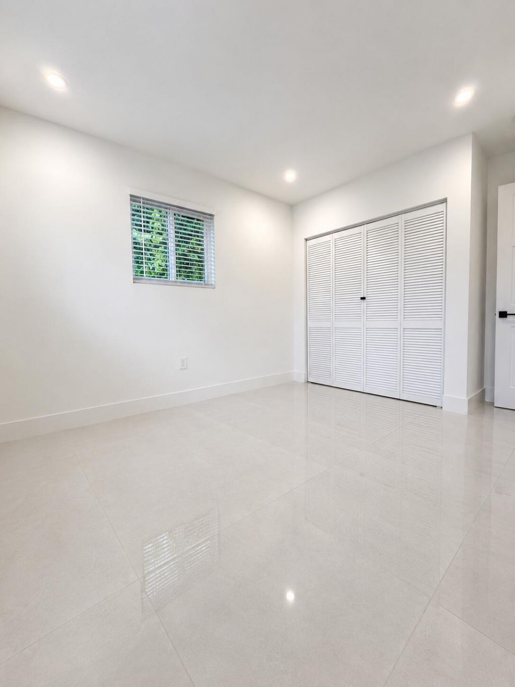 345 Pinehurst Road, Palm Springs, FL 33461 Photo