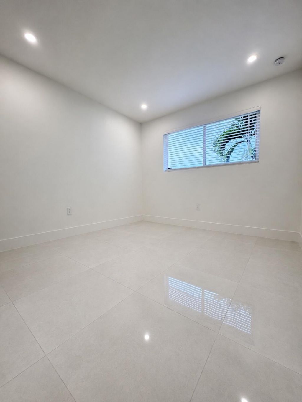 345 Pinehurst Road, Palm Springs, FL 33461 Photo